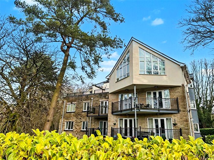 4 Bedroom Flat For Sale In Brown Edge Road, Buxton, Derbyshire, SK17