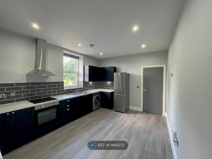 2 Bedroom Flat To Rent In Tynwald Hill, Liverpool, L13