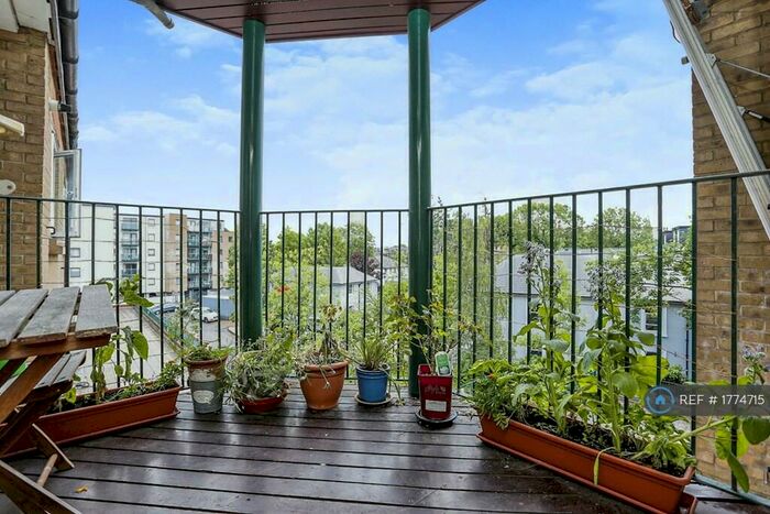 1 Bedroom Flat To Rent In Gainsborough Court, Bromley, BR2