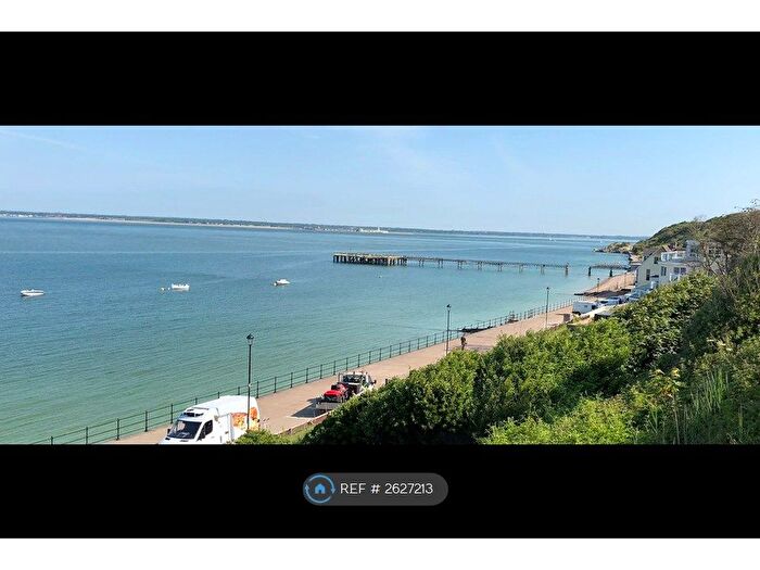 3 Bedroom Flat To Rent In Pier View, Totland Bay, PO39