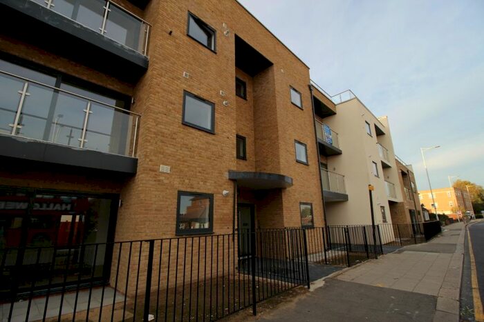 1 Bedroom Flat To Rent In Vishnu Court, Cranbrook Road, IG2