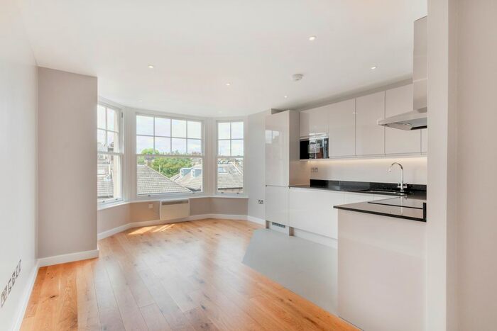 2 Bedroom Flat To Rent In Earls Court Road, SW5