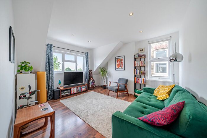 2 Bedroom Flat For Sale In Ellison Road, Streatham, London, SW16