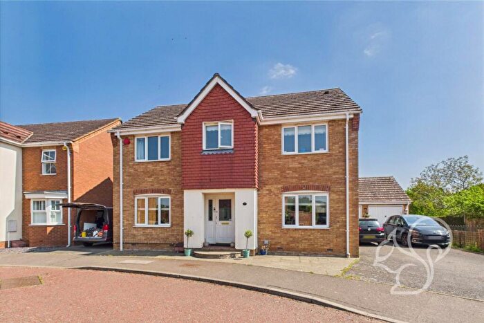 4 Bedroom Detached House For Sale In Field View Close, Colchester, CO4