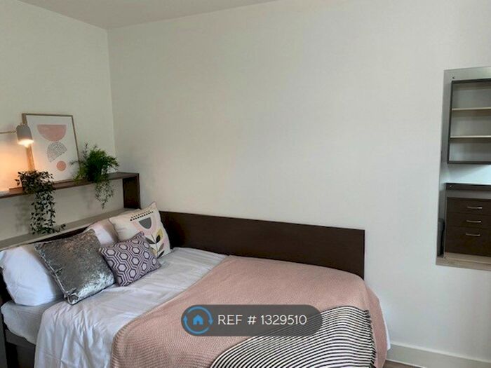 2 Bedroom Flat To Rent In Neuadd Y Castell, Bangor, LL57