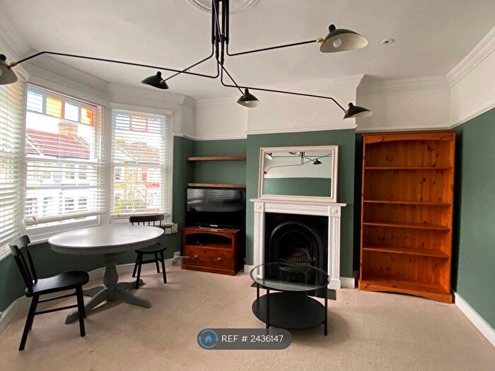 2 Bedroom Flat To Rent In Beresford Road, London, N8