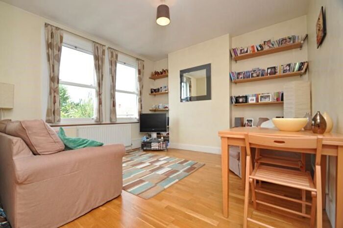 2 Bedroom Flat To Rent In Devonshire Road, Colliers Wood, London, SW19