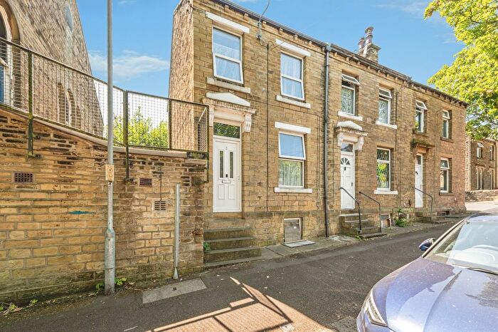 3 Bedroom End Terrace House For Sale In Beech Street, Paddock, Huddersfield, HD1