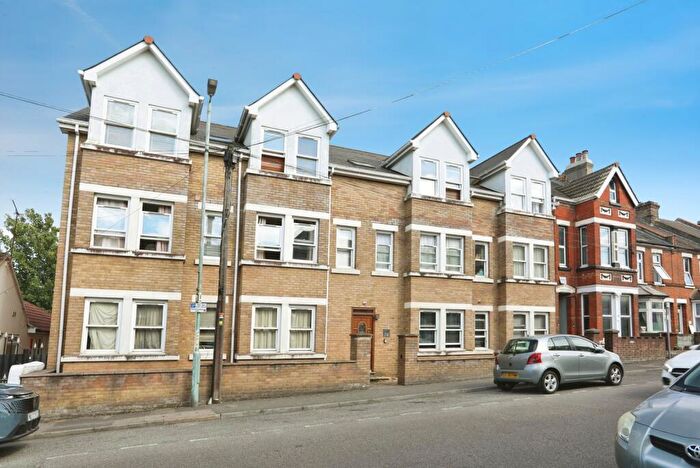 1 Bedroom Flat For Sale In James Street, Gillingham, Kent, ME7