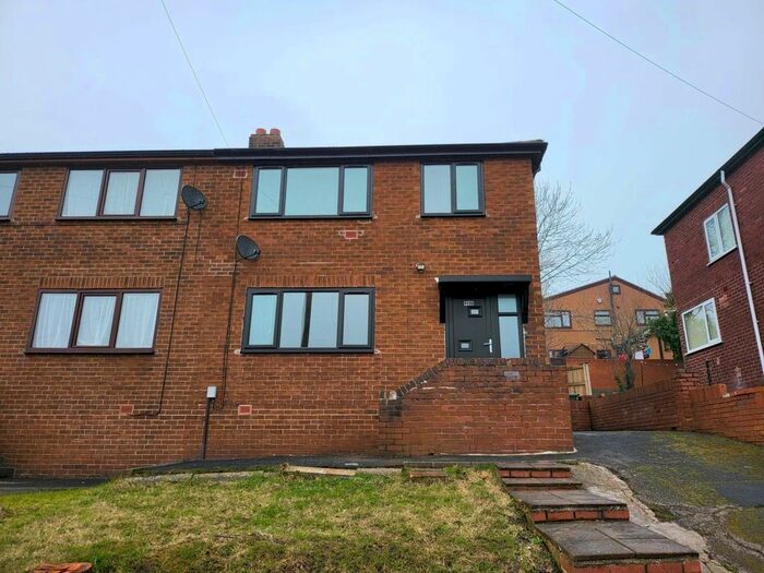 3 Bedroom Semi-Detached House To Rent In Selbourne Road, Dewsbury, WF12