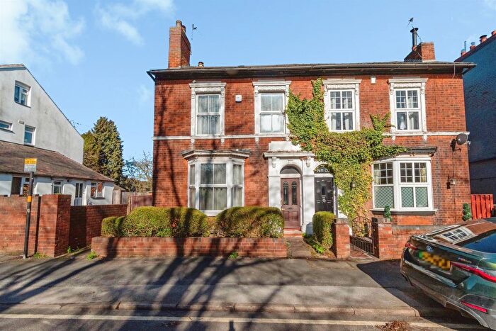 4 Bedroom Semi Detached House For Sale In Birmingham Road, Walsall, WS1