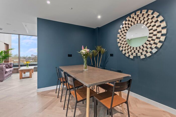 Studio To Rent In Hanger Lane, Ealing, W5