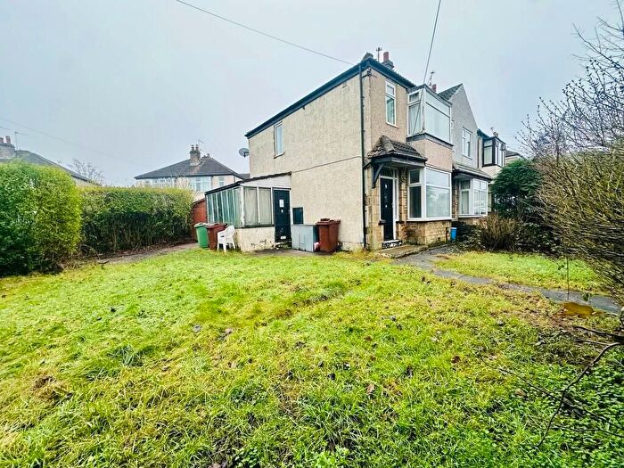 3 Bedroom Town House For Sale In Victoria Road, Pudsey, LS28