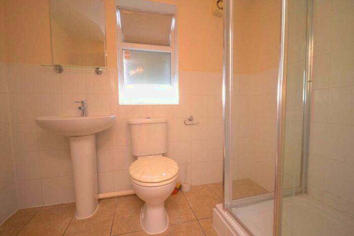 6 Bedroom House To Rent In Grange Avenue, University Area, RG6