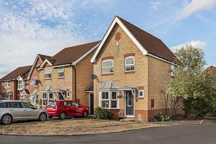 3 Bedroom Link Detached House For Sale In Monks Lode, Didcot, OX11
