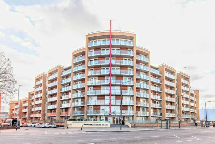 Studio To Rent In Battersea Park Road, Battersea, London, SW8