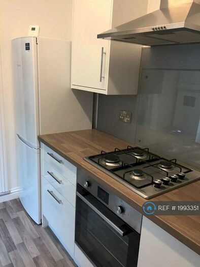 3 Bedroom Terraced House To Rent In Talbot Road, Southsea, PO4