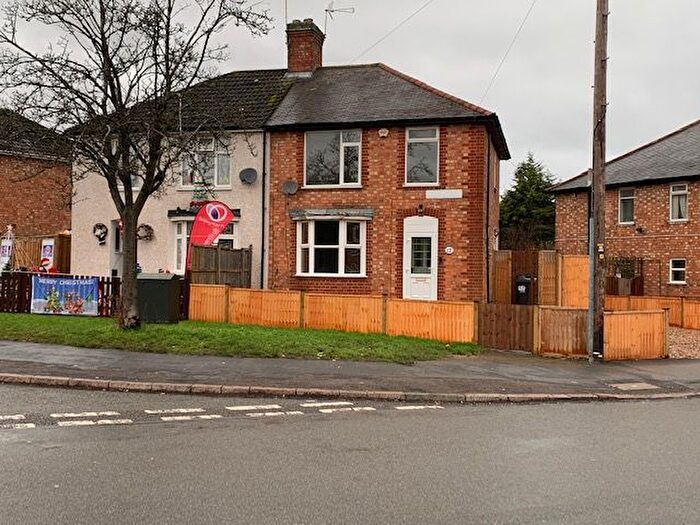 3 Bedroom Semi-Detached House To Rent In Folville Rise, Leicester, LE3