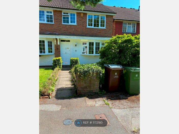 3 Bedroom Terraced House To Rent In Saxon Green, Nottingham, NG7