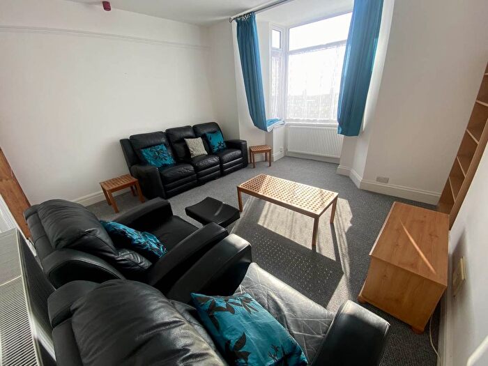 1 Bedroom Flat To Rent In Montpelier Terrace, Ffynone, Uplands, Swansea, SA1