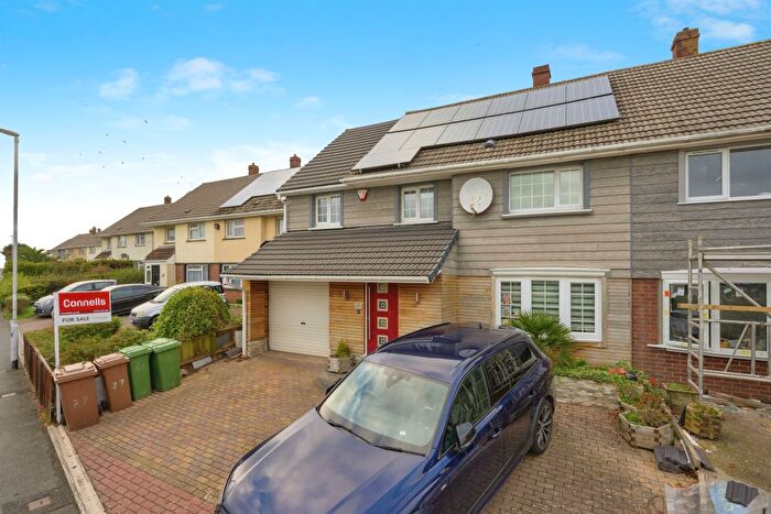 4 Bedroom Semi Detached House For Sale In Roberts Road, Plymouth, PL5