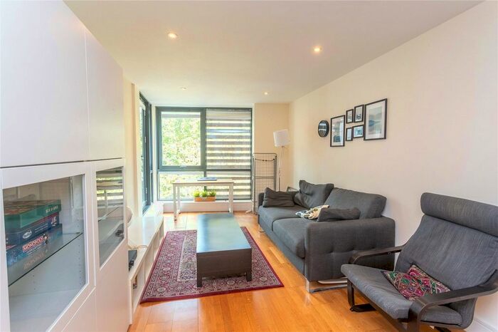 2 Bedroom Flat To Rent In Southwark Bridge Road, London, SE1