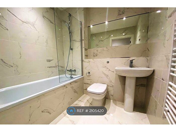 1 Bedroom Flat To Rent In Belsize House, Swindon, SN5