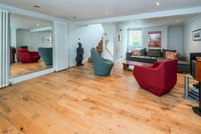 3 Bedroom Terraced House To Rent In Brendon Street, Marylebone, W1H