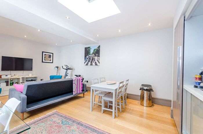 1 Bedroom Flat For Sale In Dorset Square, Marylebone, London, NW1