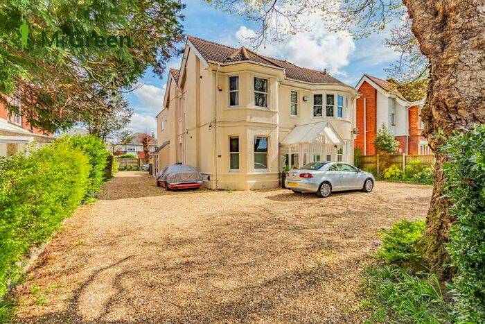 2 Bedroom Apartment To Rent In Portchester Road, Bournemouth, BH8