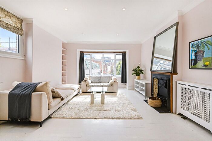2 Bedroom Flat To Rent In Catherine House, - Catherine Place, Westminster, London, SW1E
