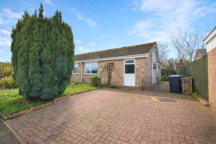 3 Bedroom Semi Detached House For Sale In Pelham Court, Northampton, Northamptonshire, NN3