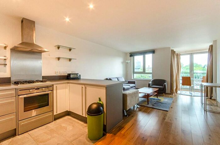 2 Bedroom Flat To Rent In Eden Grove, Islington, London, N7