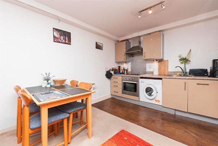 1 Bedroom Flat For Sale In Centro, Charles Street, BS1