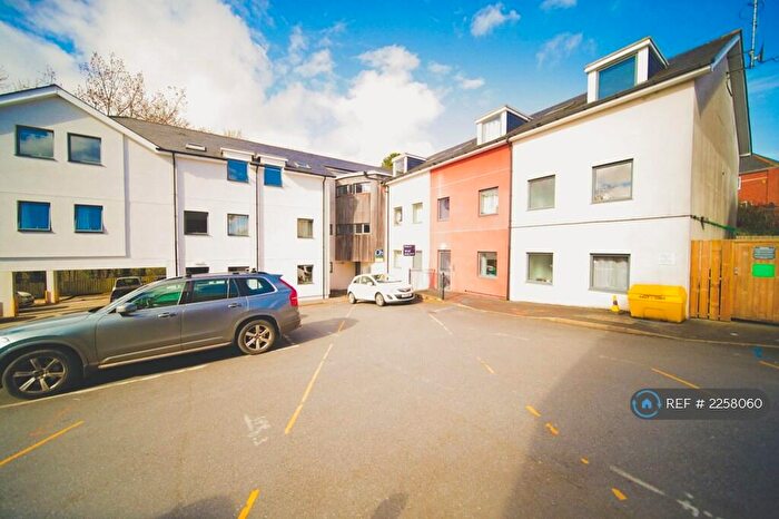 3 Bedroom Flat To Rent In Hoopern Mews, Exeter, EX4