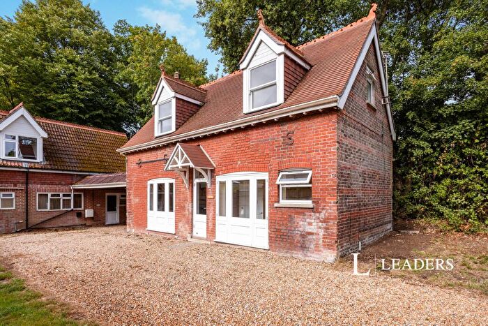 2 Bedroom Apartment To Rent In Bosham, Chichester, PO18