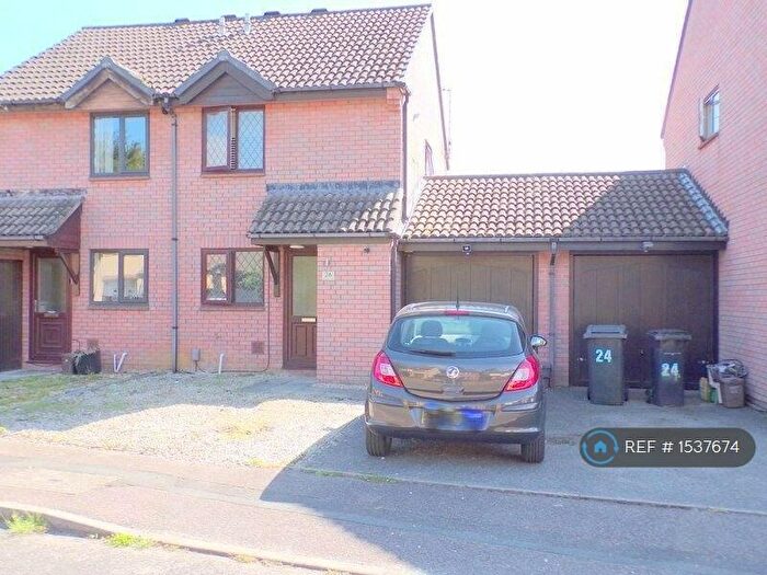 3 Bedroom Semi-Detached House To Rent In Cucklington Gardens, Bournemouth, BH9