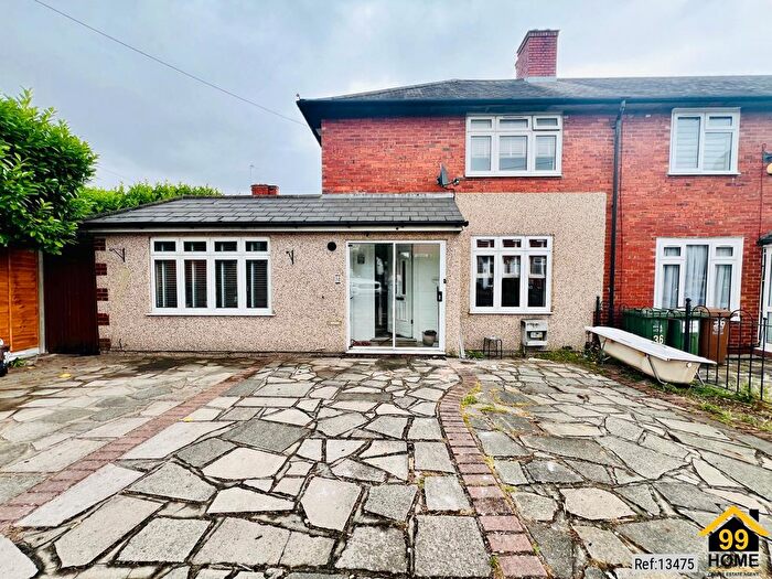 4 Bedroom Semi-Detached House To Rent In Waltham Road, Carshalton, Surrey, SM5