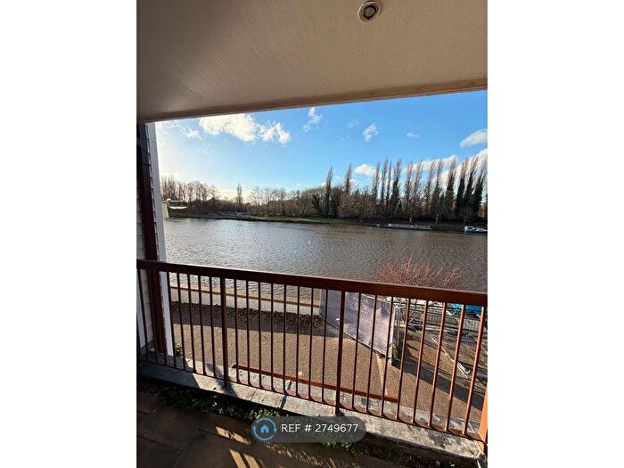 1 Bedroom Flat To Rent In Ram Passage, Kingston Upon Thames, KT1