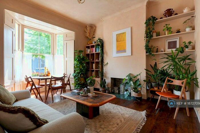 1 Bedroom Flat To Rent In Cricketfield Road, London, E5