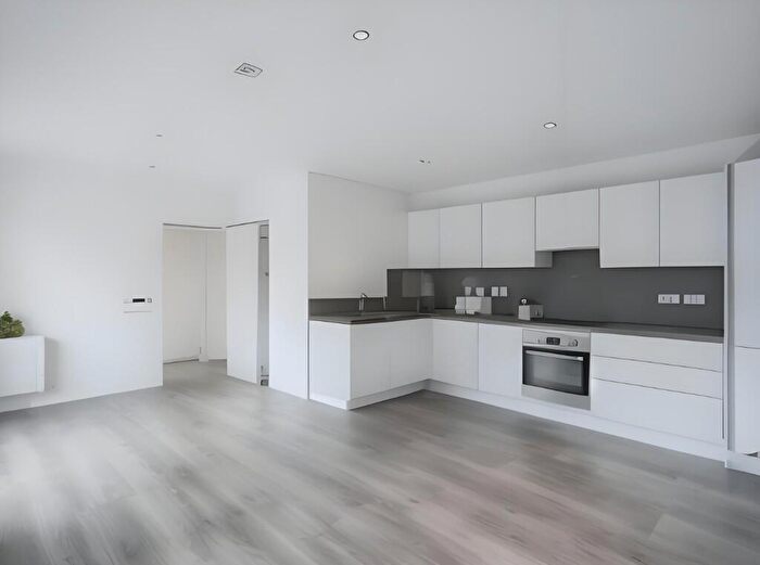 3 Bedroom Flat To Rent In Raine House, Ron Leighton Way, London, E6