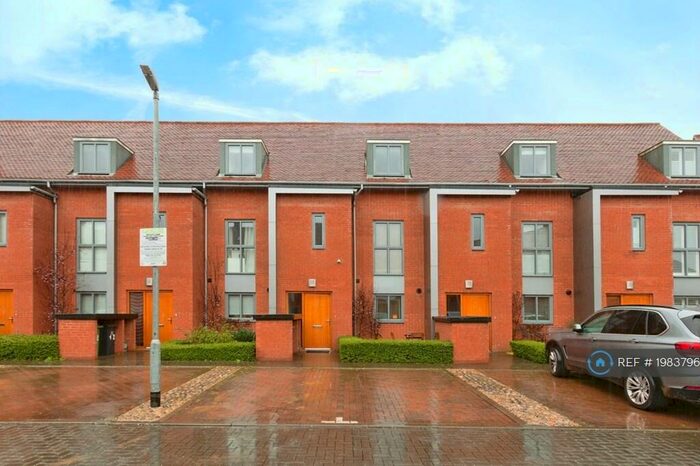 4 Bedroom Terraced House To Rent In Chancellor Drive, Frimley, Camberley, GU16