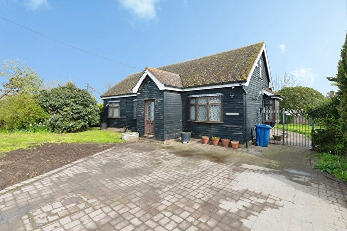 5 Bedroom Bungalow For Sale In Station Road, East Tilbury, Tilbury, Essex, RM18
