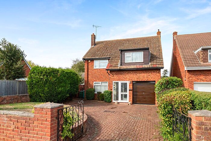 3 Bedroom Detached House For Sale In Mill Road, Bletchley, Milton Keynes, MK2