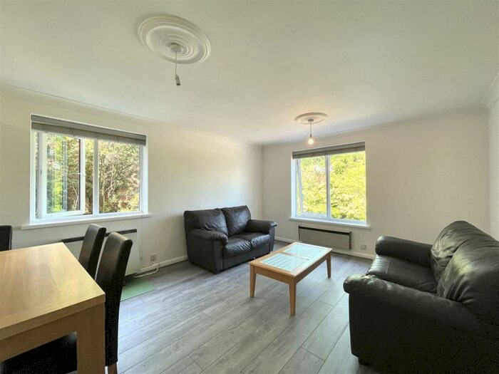 2 Bedroom Flat To Rent In Station Road, New Barnet, EN5