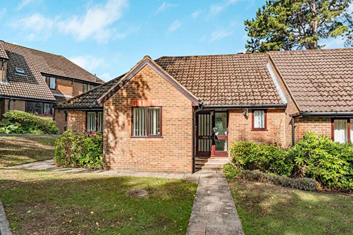 2 Bedroom Semi-detached Bungalow For Sale In Beechwood Park, Leatherhead, KT22