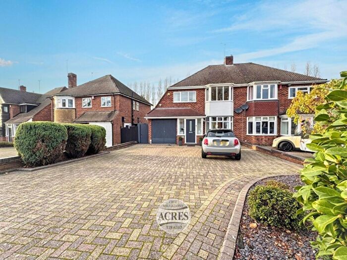 3 Bedroom Semi Detached House For Sale In Pear Tree Road, Great Barr, Birmingham, B43