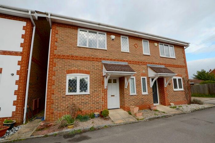 4 Bedroom Semi-Detached House To Rent In Tumber Close, Ash, Aldershot, GU12