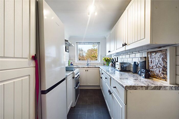 1 Bedroom Flat For Sale In Southcote Road, Reading, Berkshire, RG30