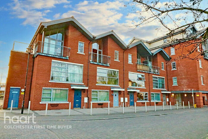 3 Bedroom Apartment For Sale In Rotary Way, Colchester, CO3